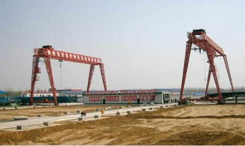 鐵路局采購(gòu)雙梁花架門式起重機(jī)