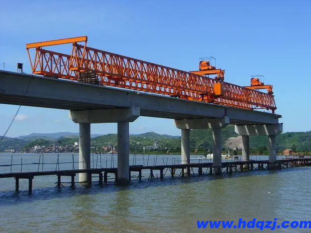 架橋機(jī)和提梁機(jī)有什么區(qū)別? 架橋機(jī)和提梁機(jī)有什么區(qū)別?